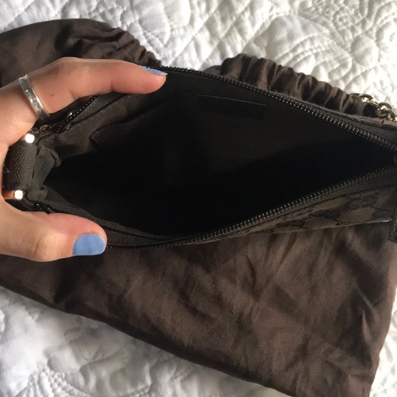 GUCCI CLUTCH - Picture 2 of 3